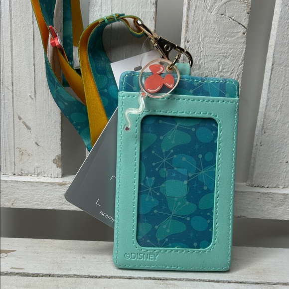 Disneyland “Play in the Park” ID Lanyard - Picture 2 of 4